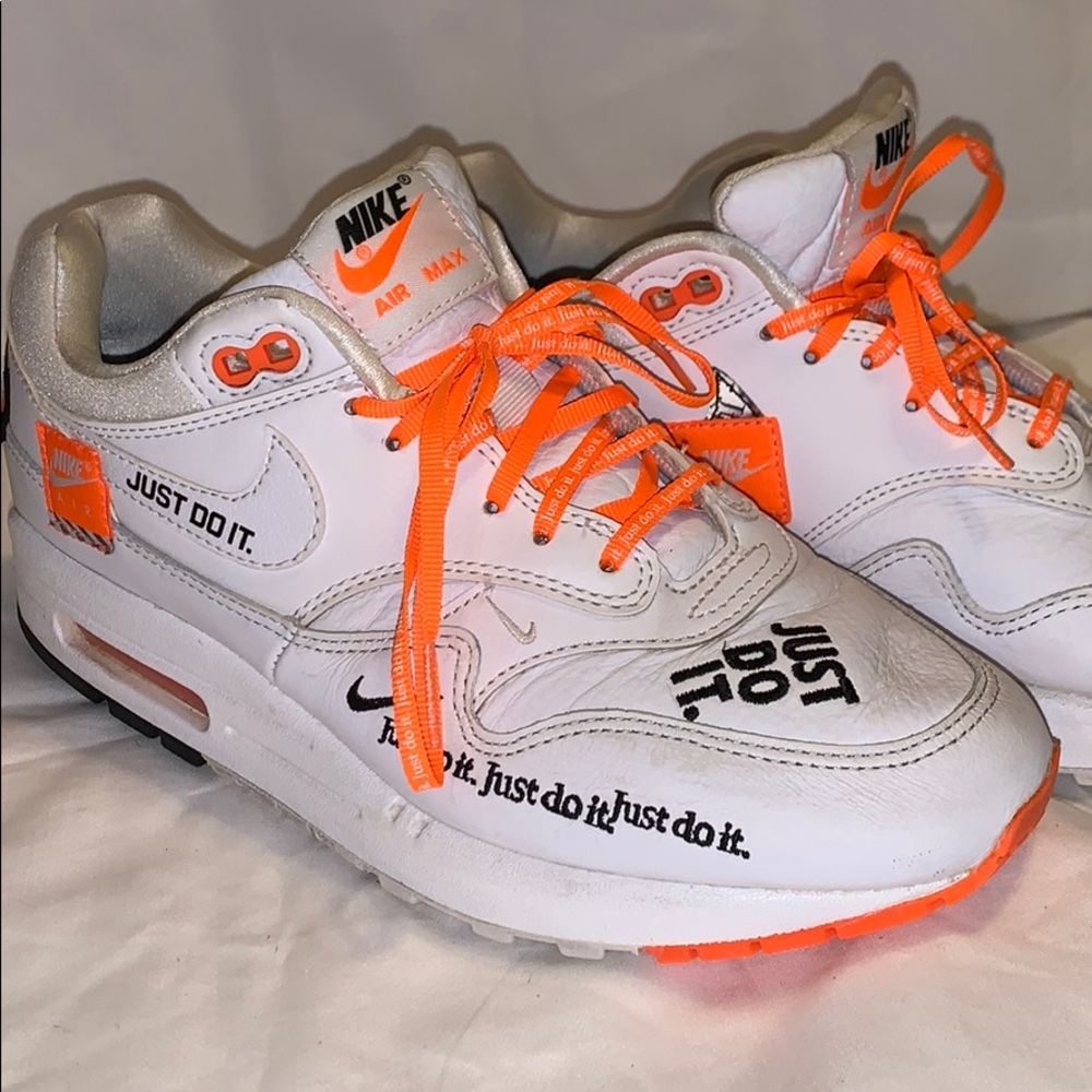 SOLD Nike Air Max 1 LX Just Do It